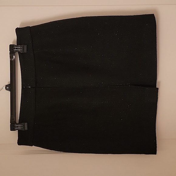 Ann Taylor, Size 10 Wool Blend Black with Gold Metallic Threads Mini Skirt, EUC - Picture 2 of 9